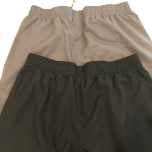 Under Armour Pants - Size XL - with pockets - Picture 3 of 3